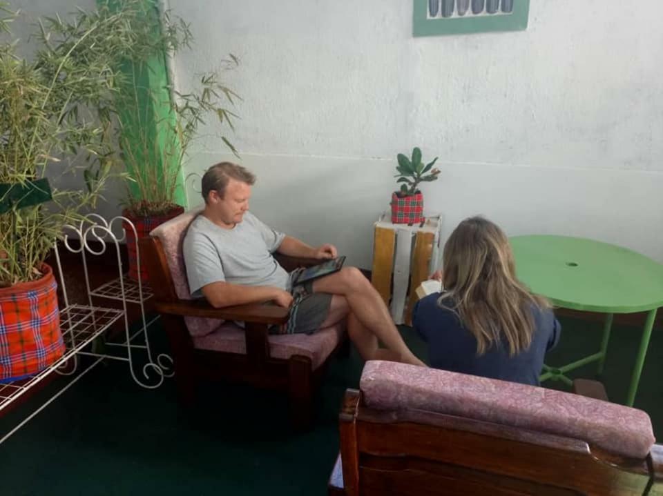 Kilimanjaro Mad Monkey'S Hotel Моши Экстерьер фото